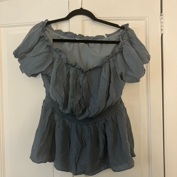 Off-Shoulder peasant blouse - Picture 2 of 3